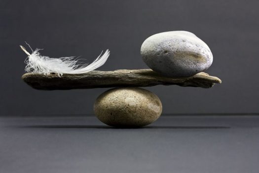 balanza_de_piedras_y_pluma_zen_muralesyvinilos_14789784__XL